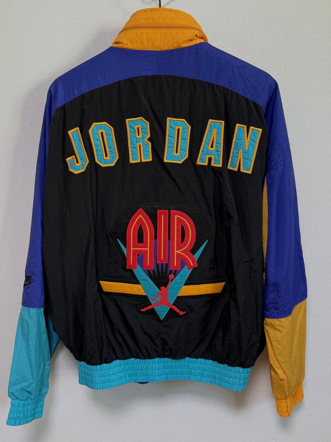 나이키 조던 레거시 노스텔지아 AJ9 바람막이 상품이미지3