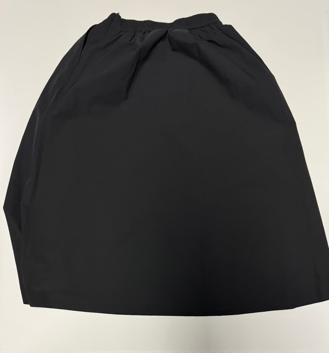 여성 아틀리에 나인 24년도 폴리 바스락 플레어 스커트 상품이미지4