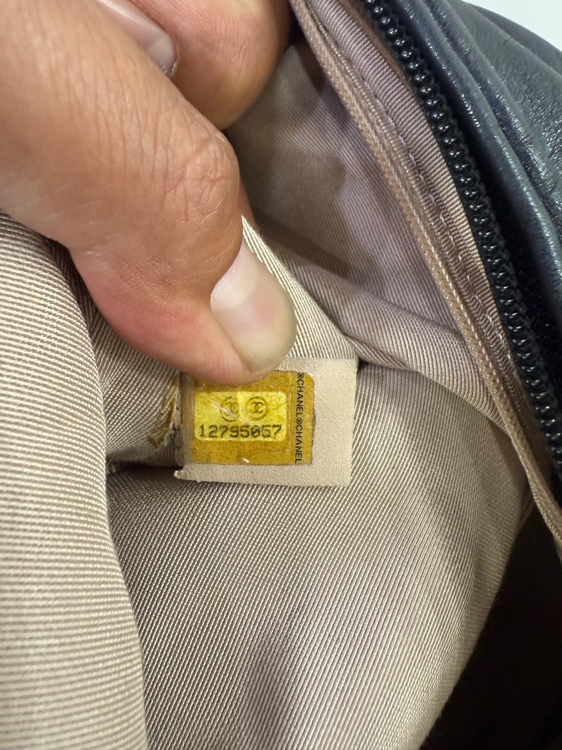 샤넬 블랙 송아지 가죽 뤼 캠본 엠보싱 언리미티드 숄더백 186762 상품이미지9