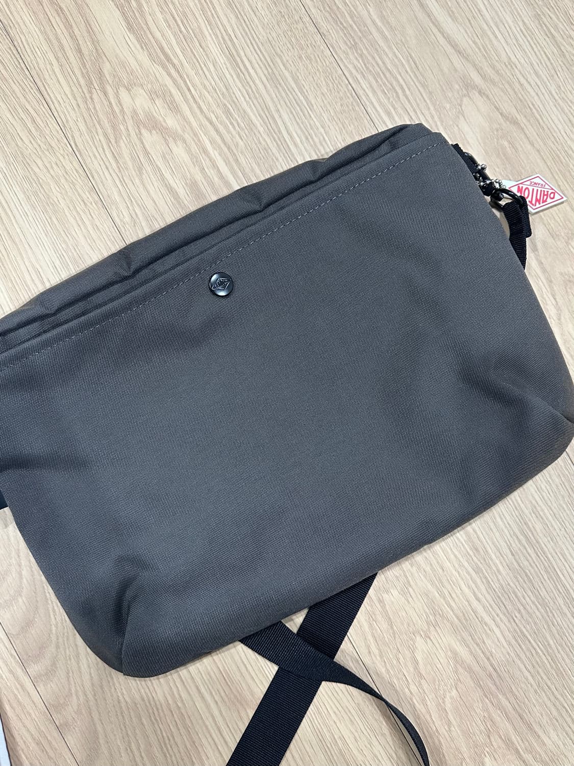 단톤 크로스백 가방 다크그레이 상품이미지3