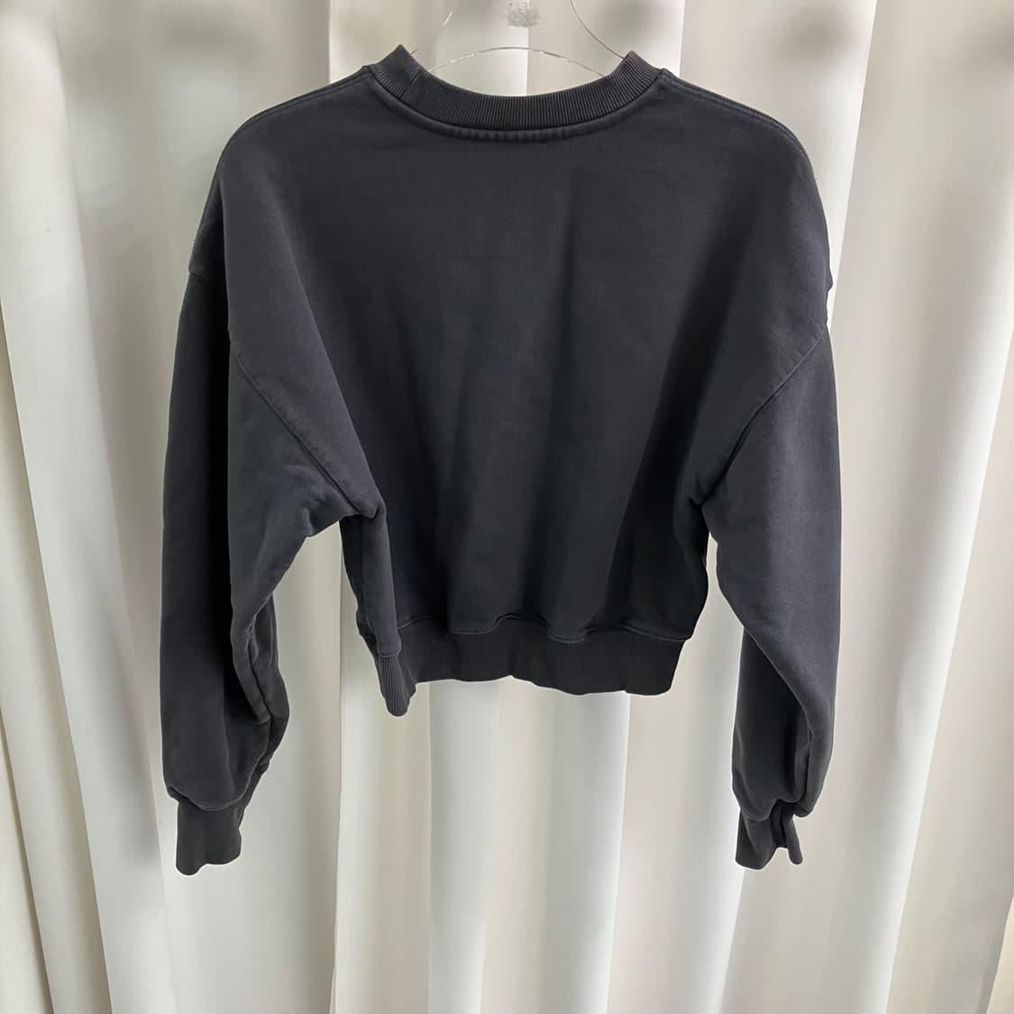 렉토 차콜 크롭 스웨트셔츠  상품이미지2