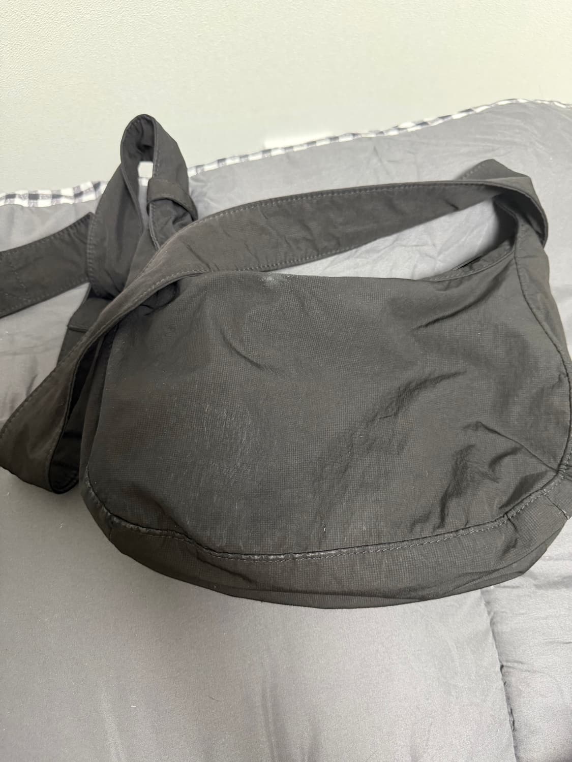 코스 새들백 블랙 상품이미지1