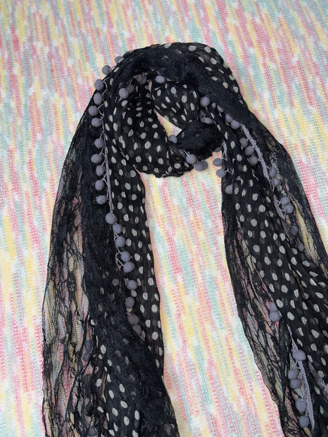 블랙 도트 폼폼 스카프 상품이미지2