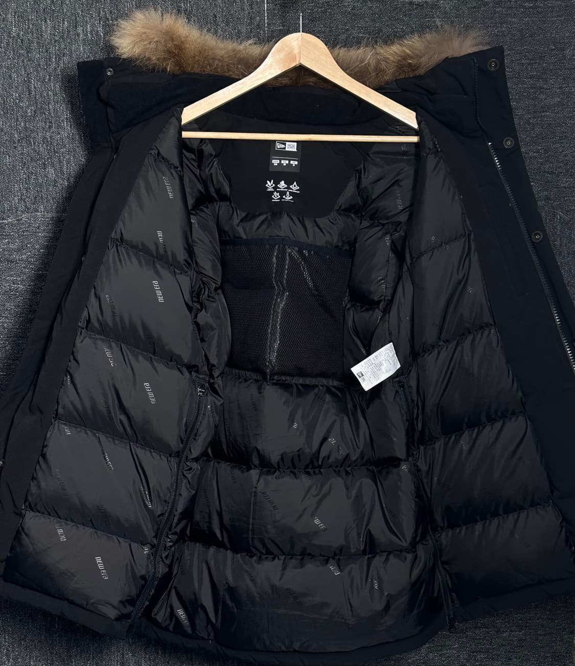 뉴에라 남성 패딩 95 블랙 상품이미지4