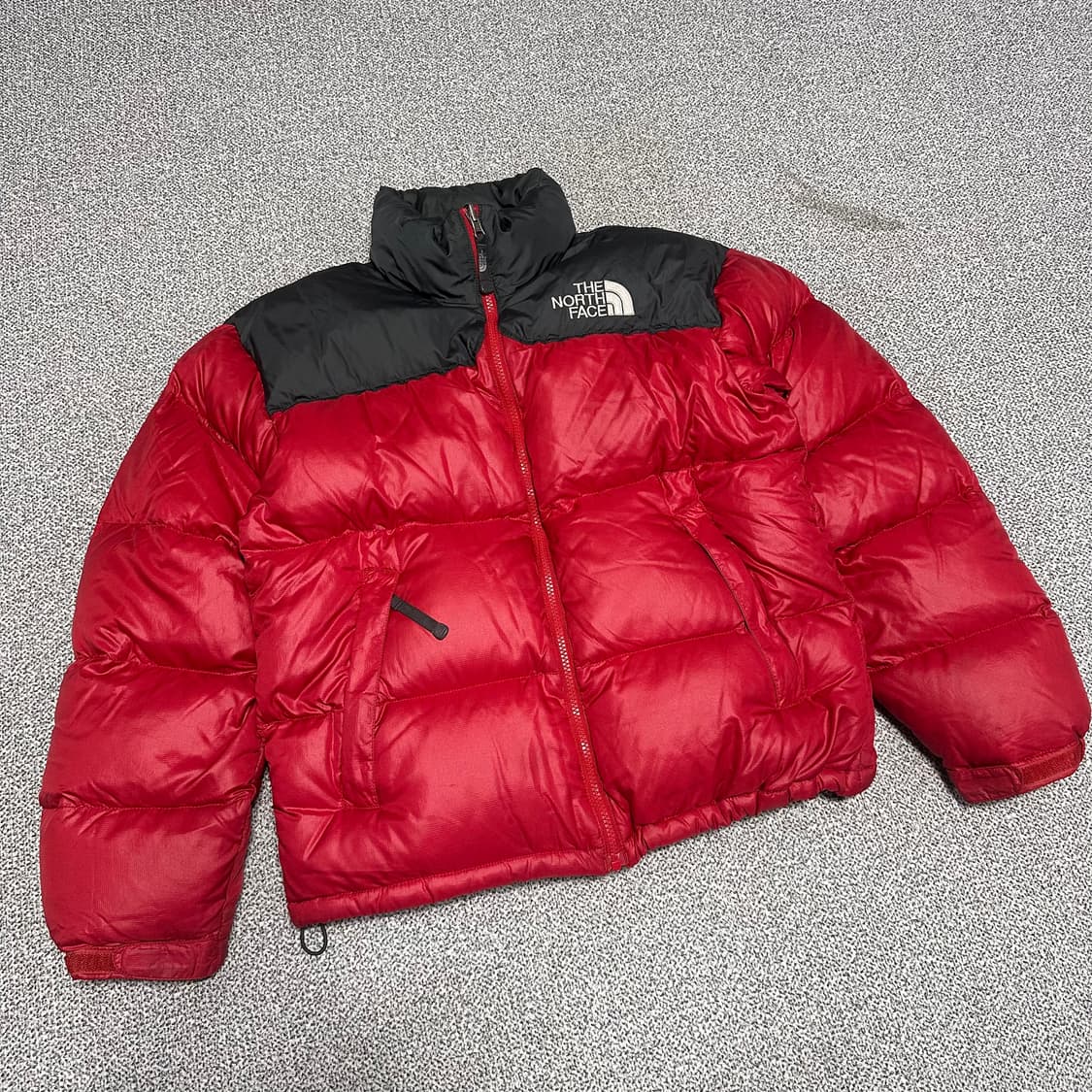 노스페이스 눕시 패딩 레드/블랙 상품이미지1