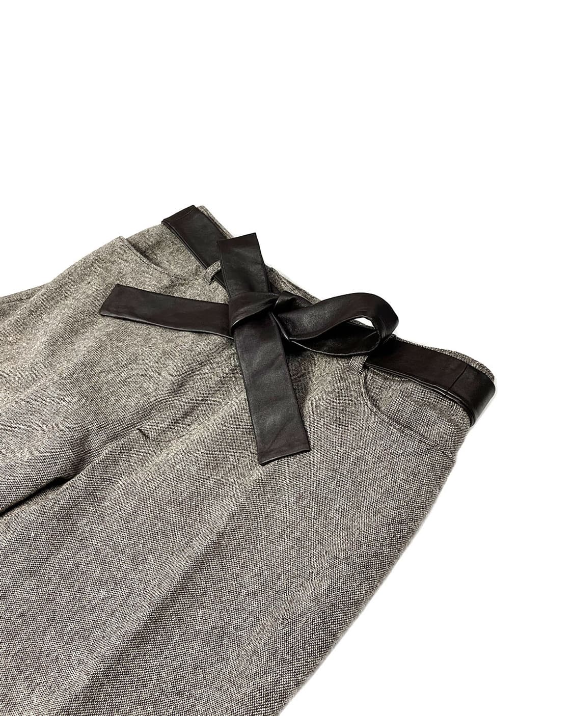 Hiroko Koshino 레더 벨트 울 카프리팬츠  상품이미지3