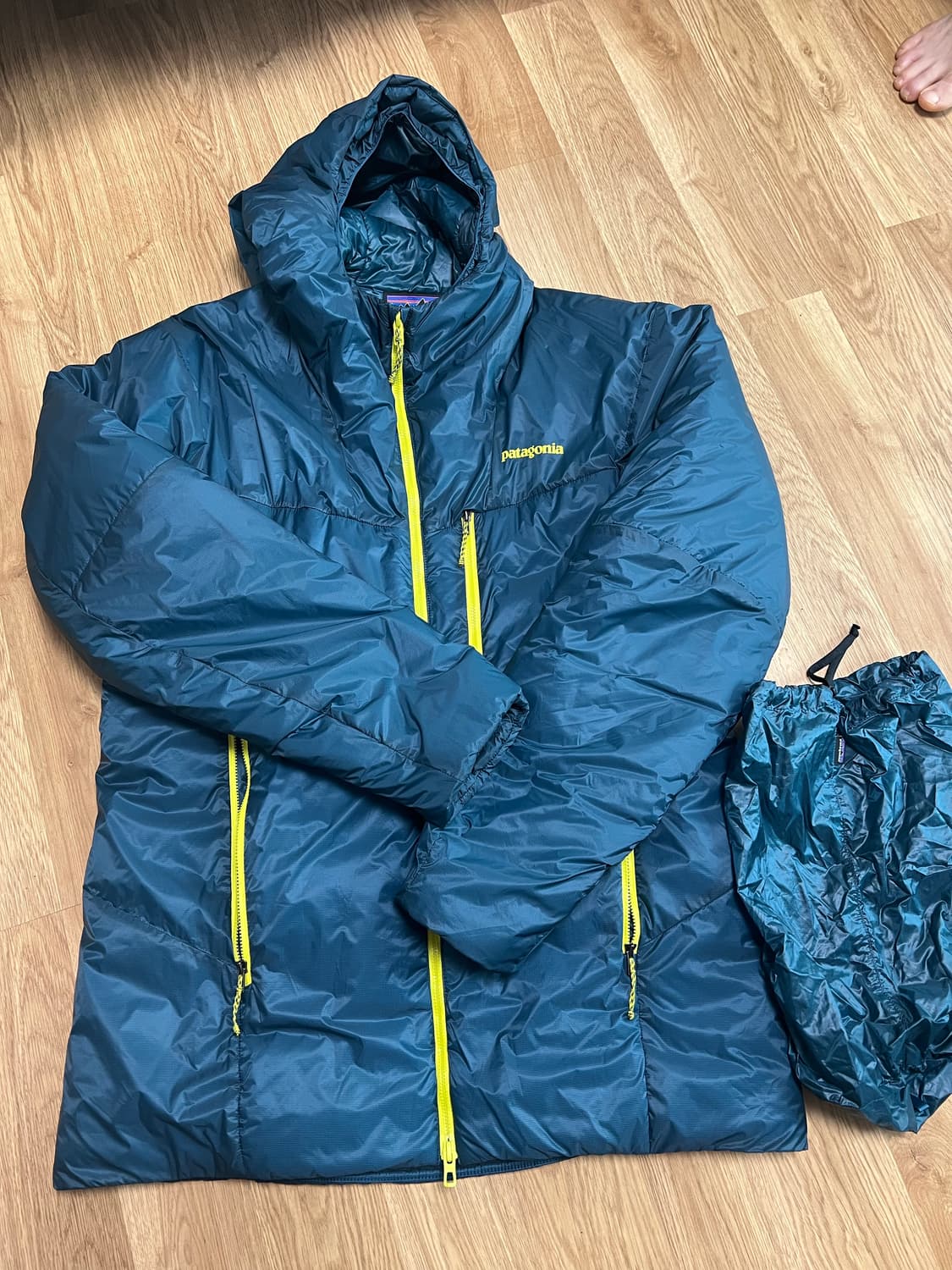 파타고니아 다스라이트 파카(프리마로프트) 상품이미지2