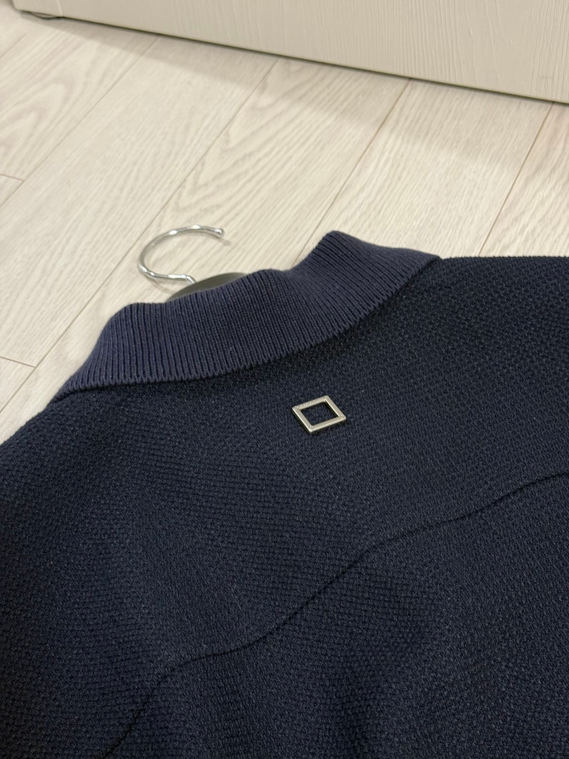 우영미 25ss 네이비 포켓 폴로 티셔츠 46사이즈 상품이미지2