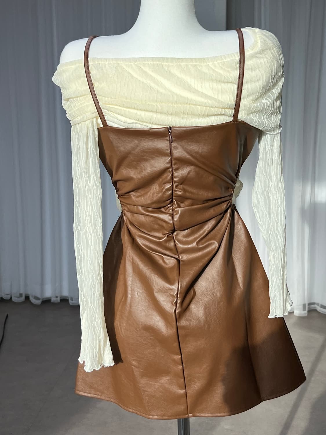 [새상품원가이하판매]브라운 레더 뒷지퍼 끈 원피스  상품이미지4