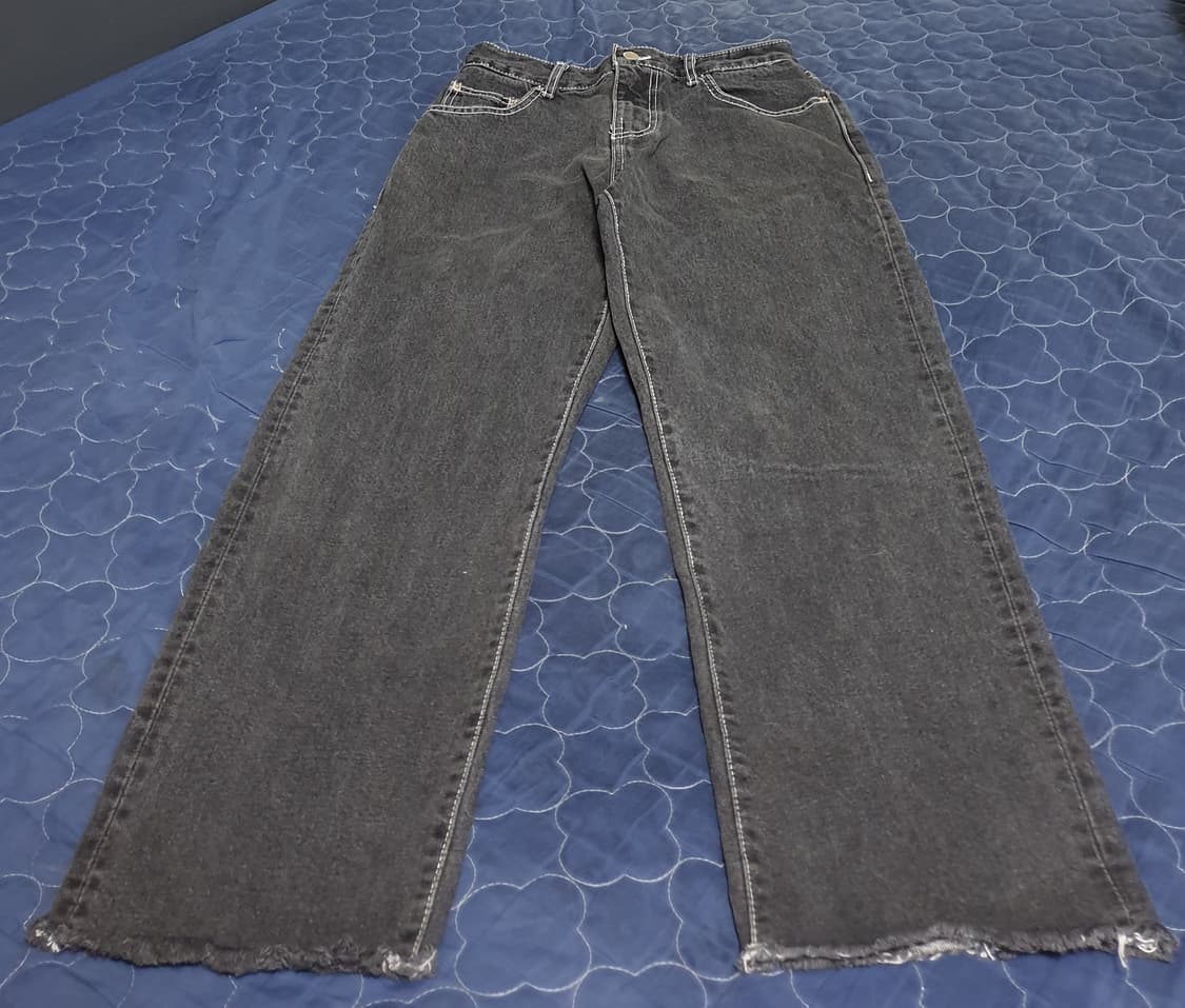 데님홀릭스 세미와이드 밑단컷팅 흑청 데님팬츠 (30) 상품이미지1