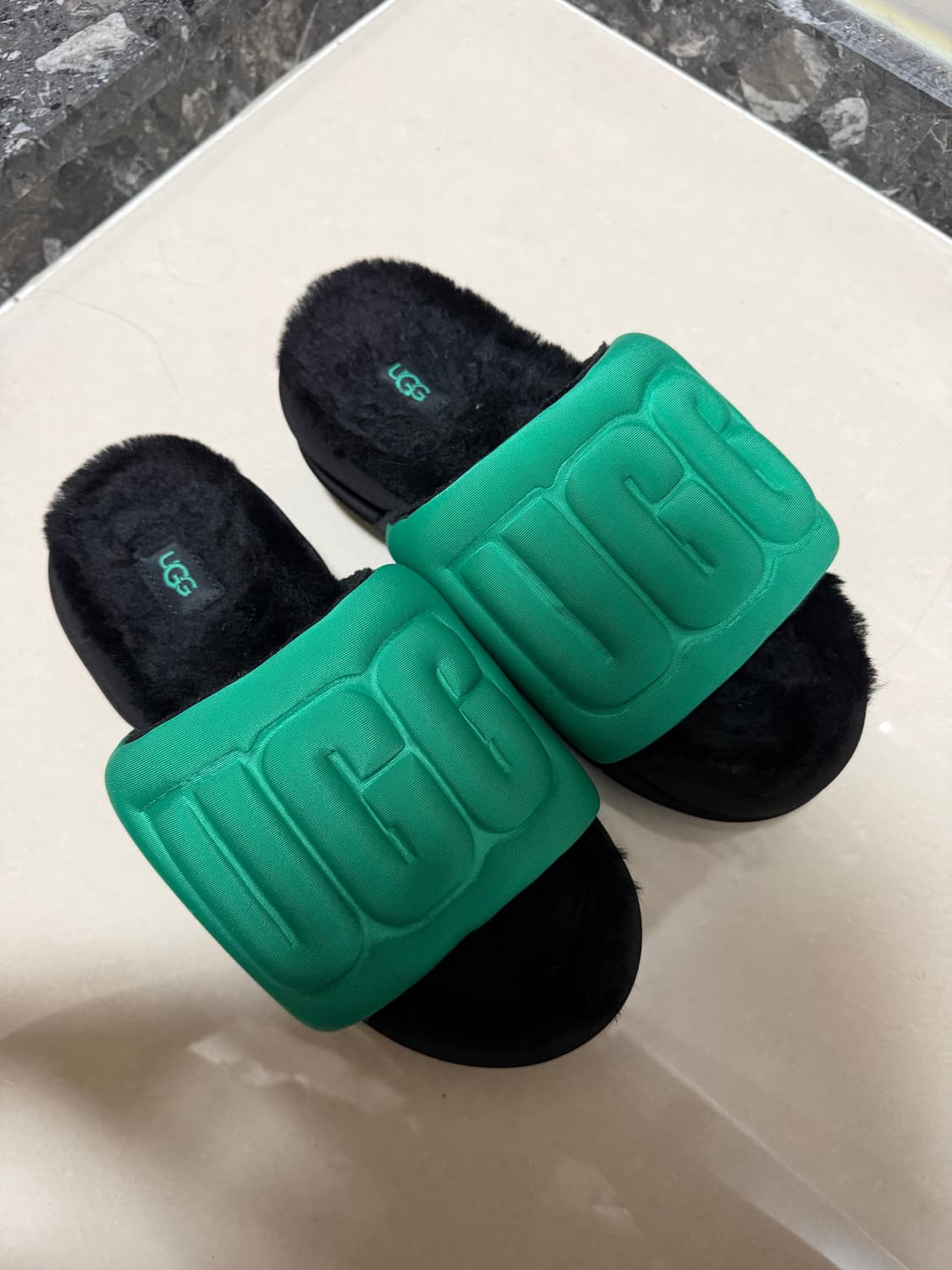 UGG 어그 털슬리퍼 상품이미지1