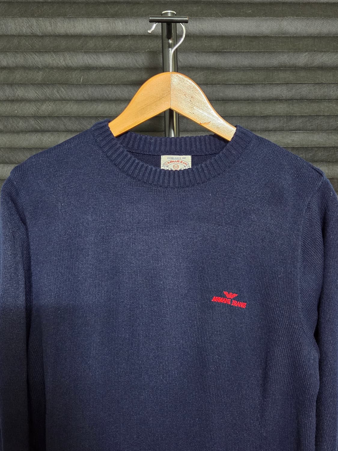 [아르마니 진스] 레드 로고 코튼 라운드 니트 | 00201 상품이미지2