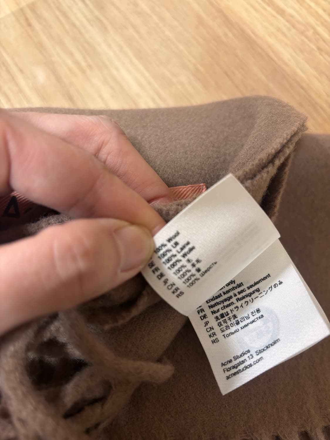 아크네 기본 머플러 일본 백화점 구입  상품이미지3