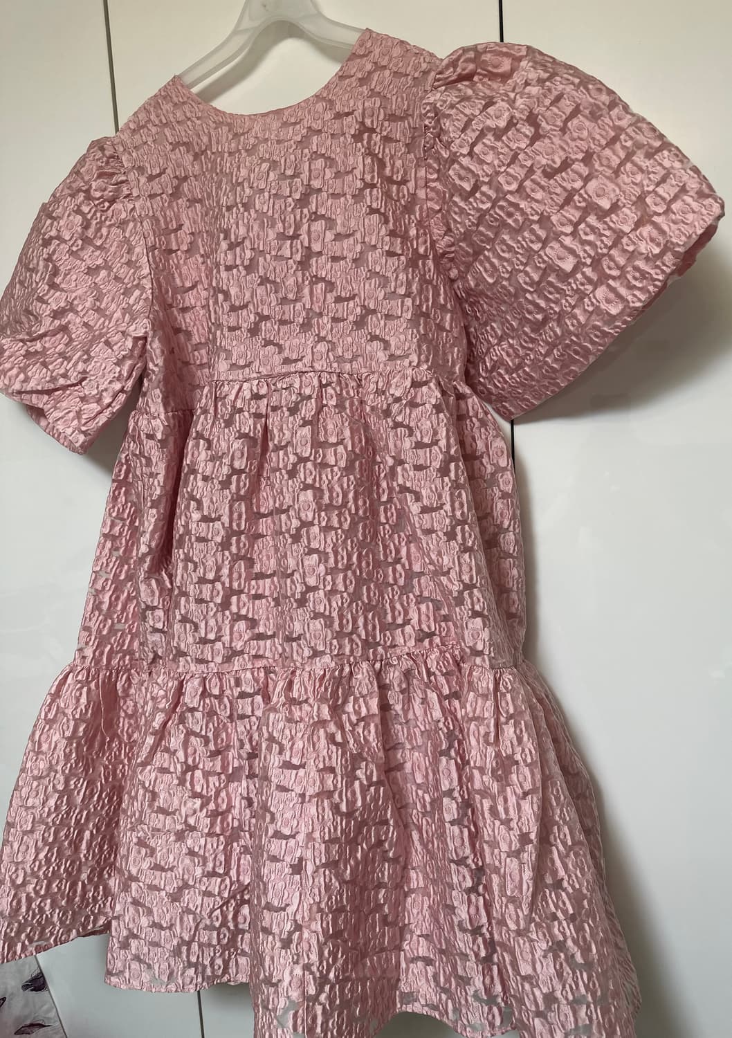 핑크 엠보싱 퍼프 오간자반팔 미니 원피스 상품이미지4