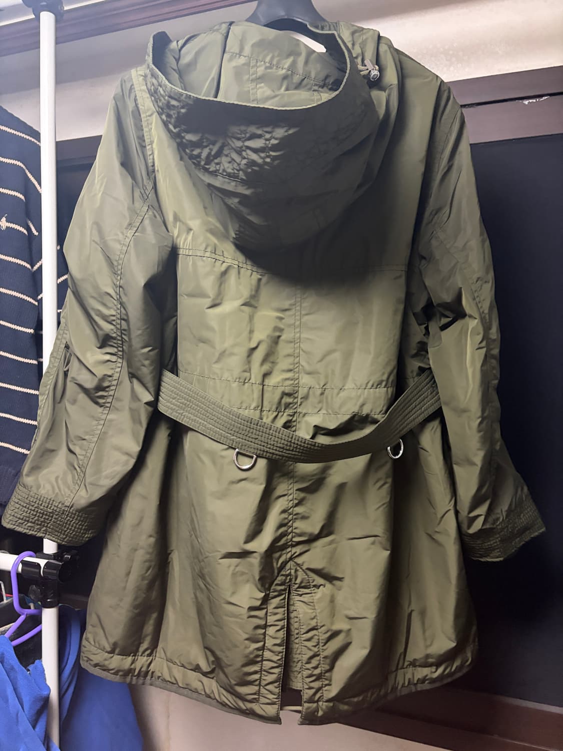 버버리 포토벨로 후드 자켓 다크 올리브 새제품 상품이미지2