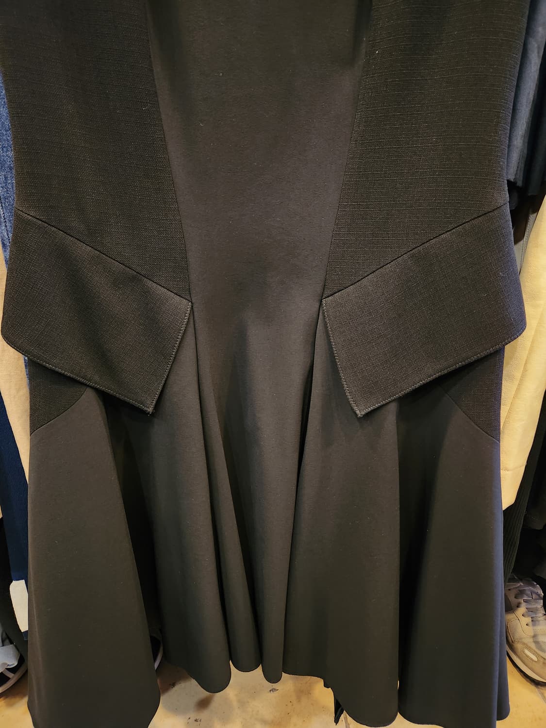 TIME 블랙 민소매 플레어 원피스 상품이미지3