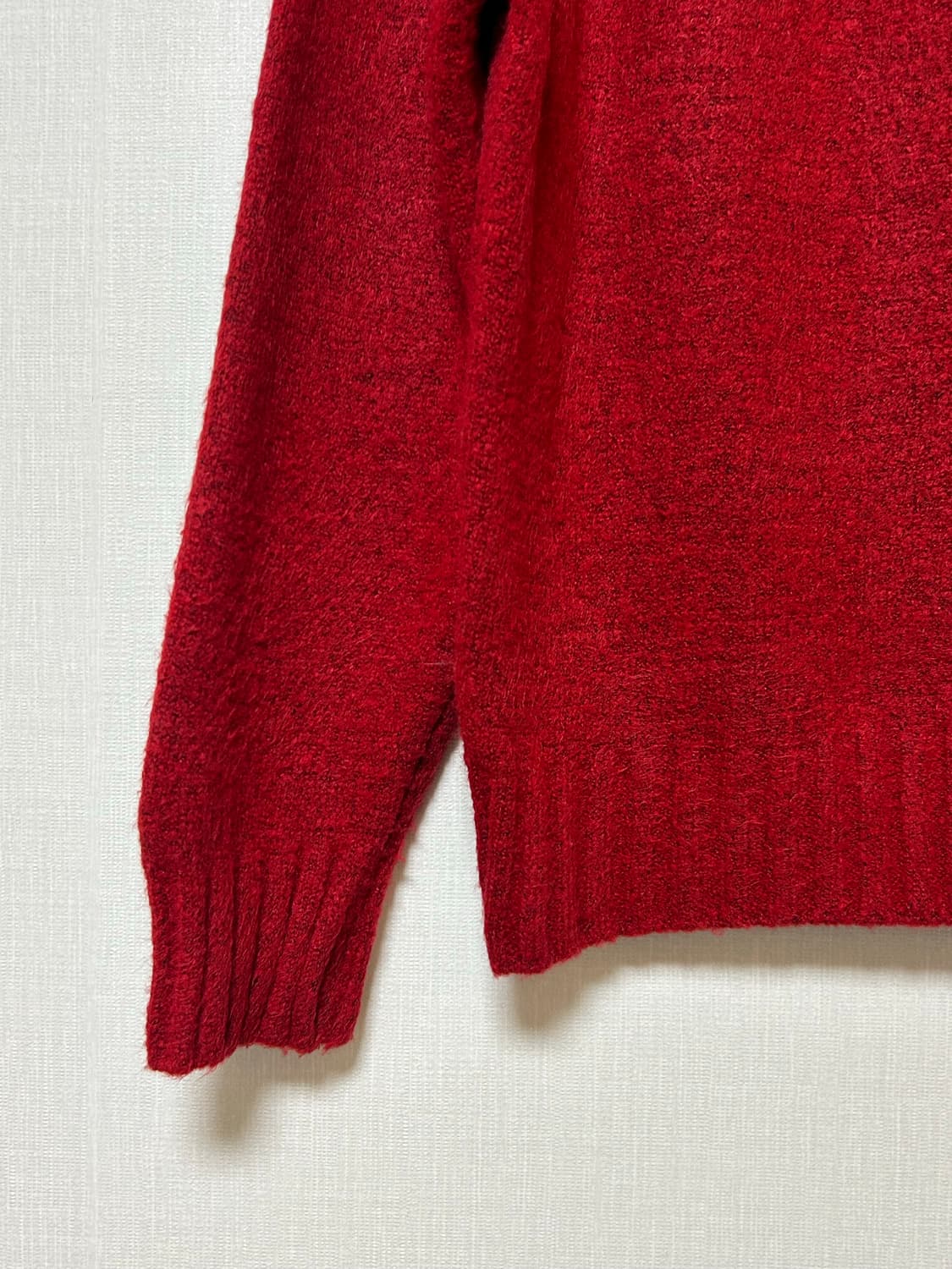 레드 브이넥 니트 상품이미지5