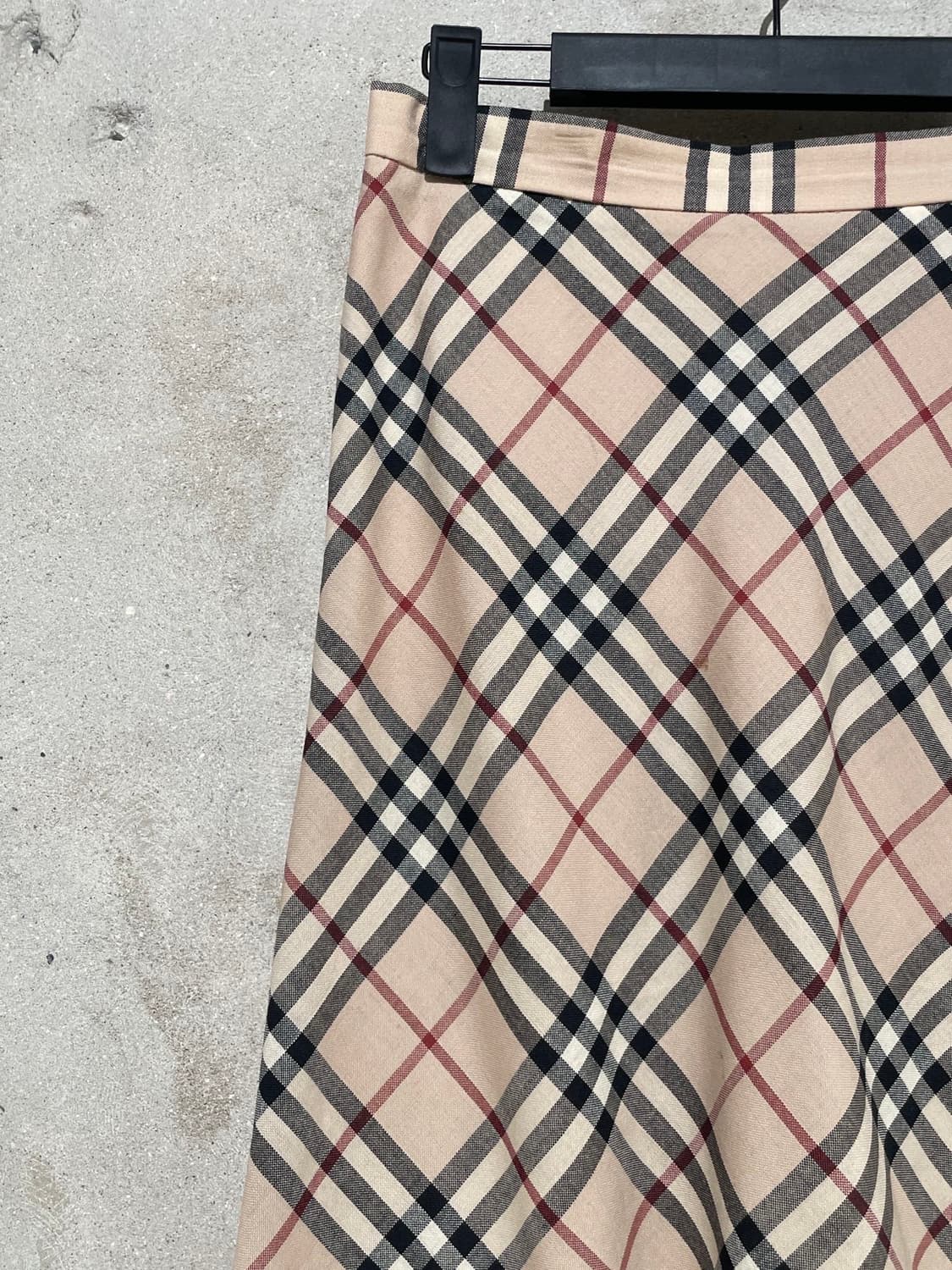 버버리 베이지 노바체크 미디스커트 상품이미지2