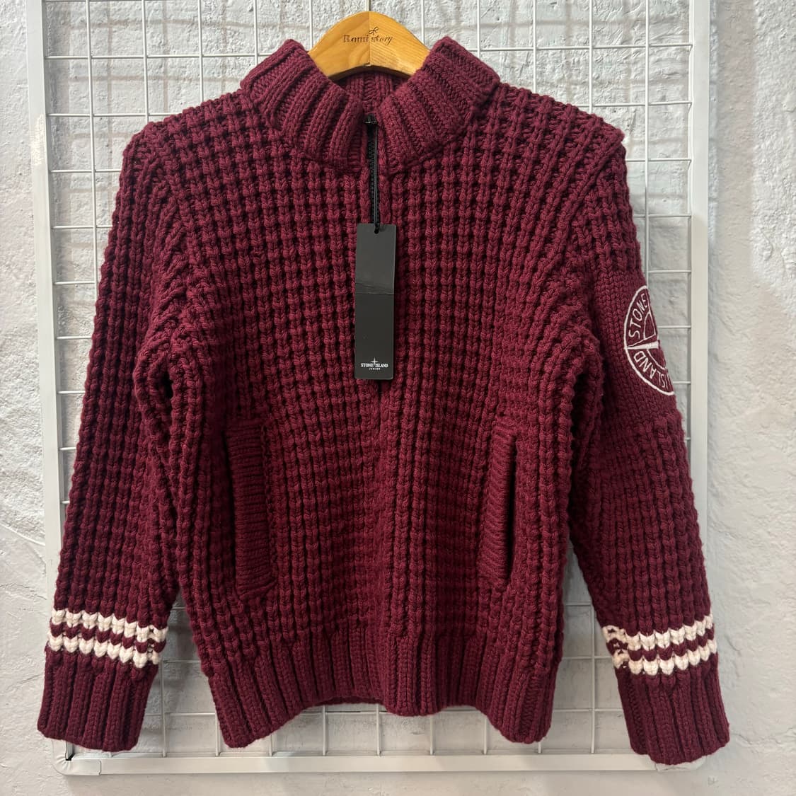 스톤아일랜드 주니어 버건디 와플 니트 하프 집업 새상품 상품이미지1