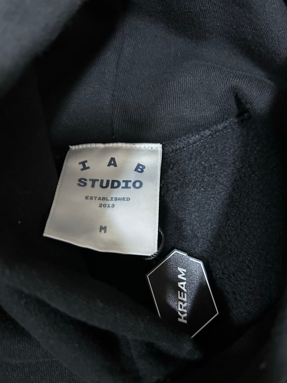 아이앱 블랙 후드 상품이미지2