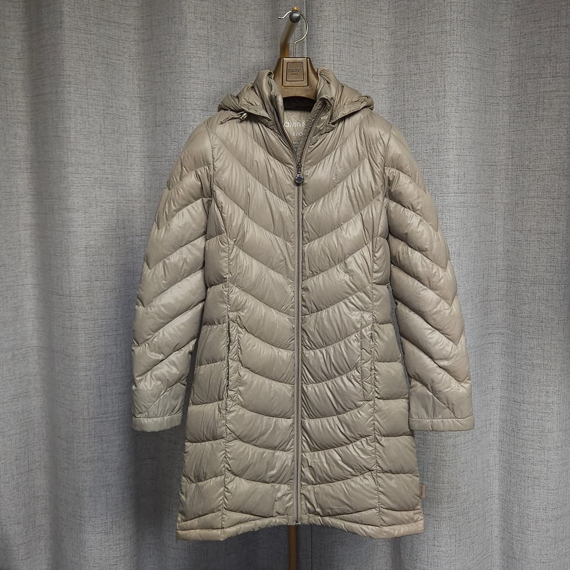 S ) 캐빈클라인 여성 경량 롱패딩 다운 베이지 상품이미지1
