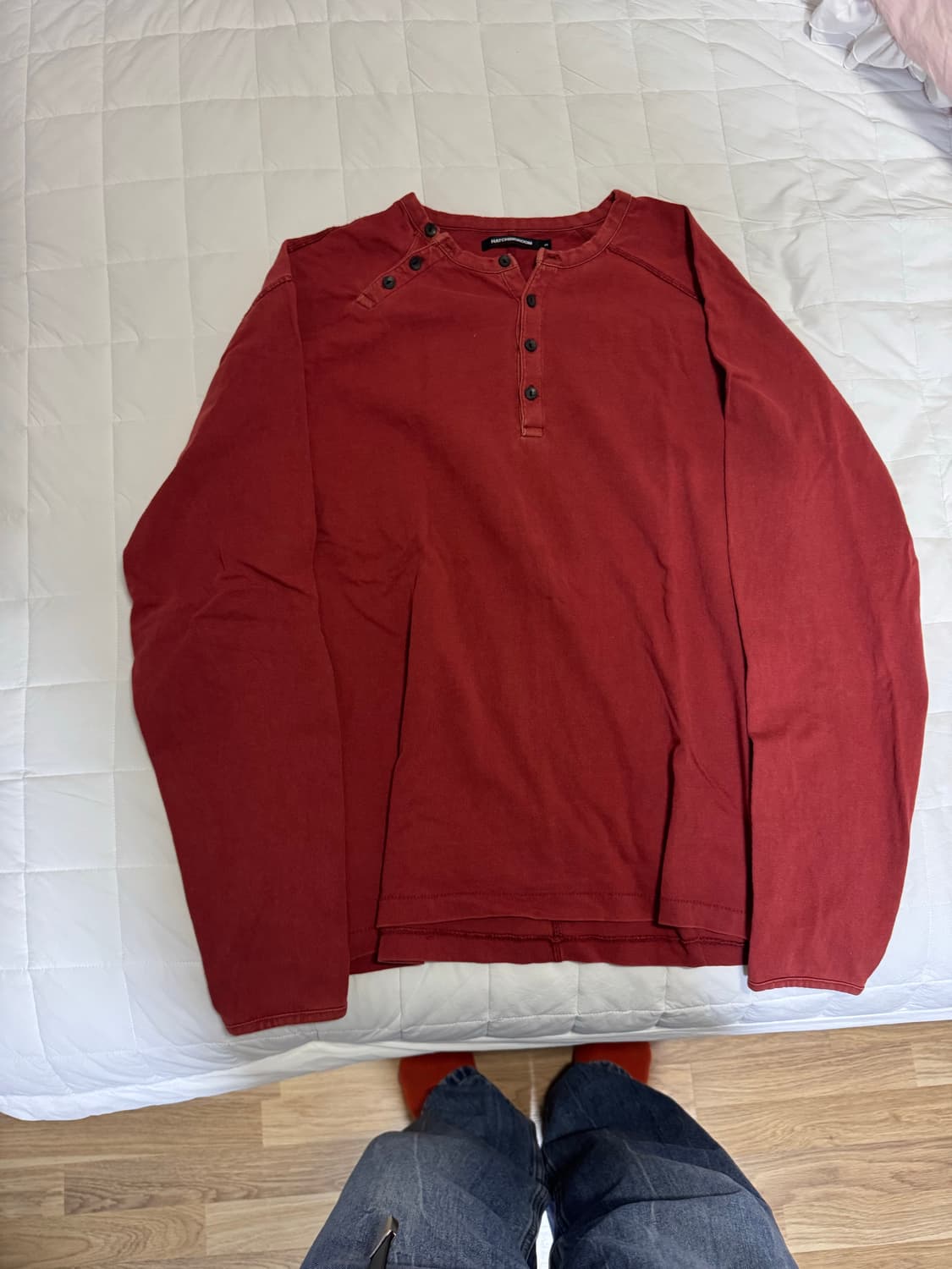 해칭룸 더블 헨리넥티 블리치드 레드  상품이미지2