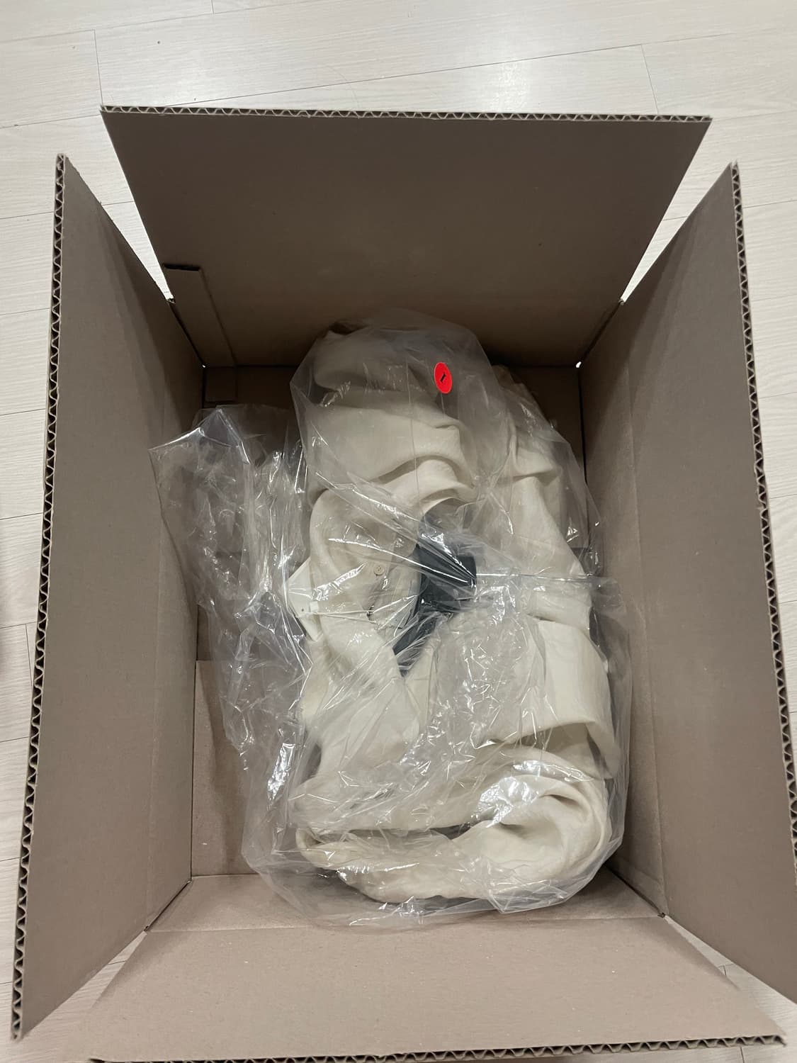 온앤온 드레이프 블라우스 크림s사이즈 상품이미지6