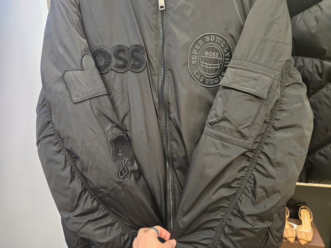 ​BOSS NFL 슈퍼볼 LVIII 한정판 블랙 봄버/패딩 자켓 상품이미지3