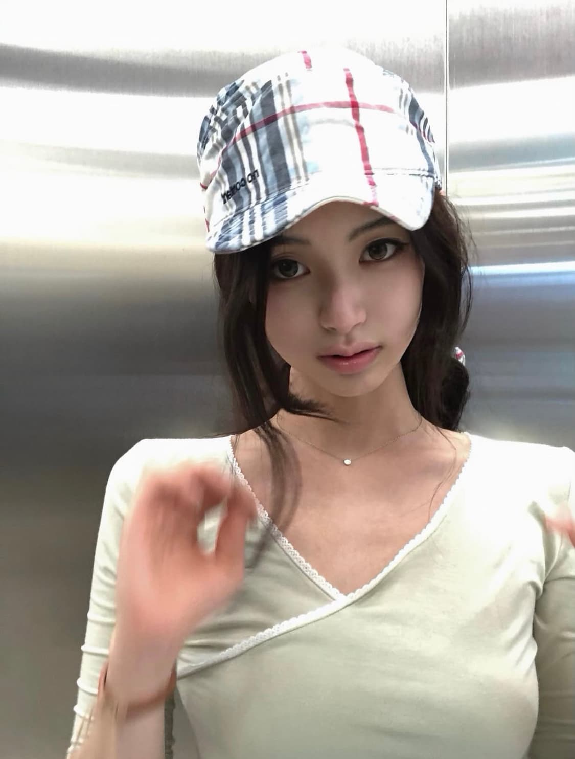 (새상품) Moringa  Lace Wrap Top Green 상품이미지2