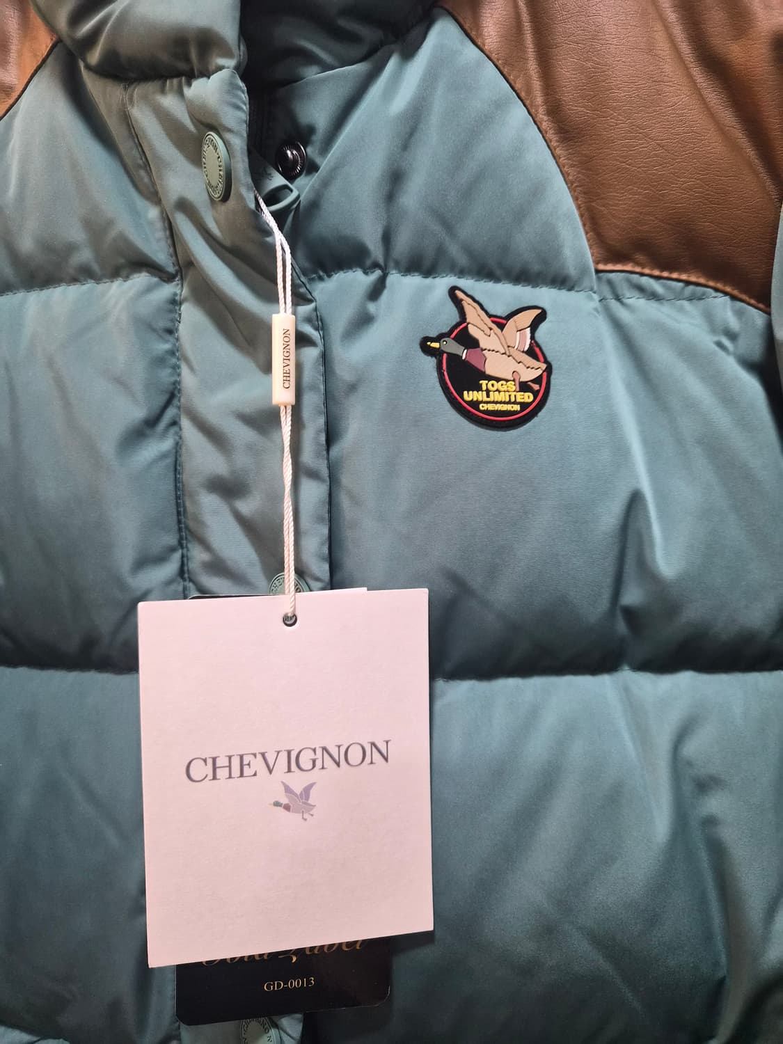 새제품 우먼 M) Chevignon 쉐비뇽 덕다운 패딩 팝니다 상품이미지3