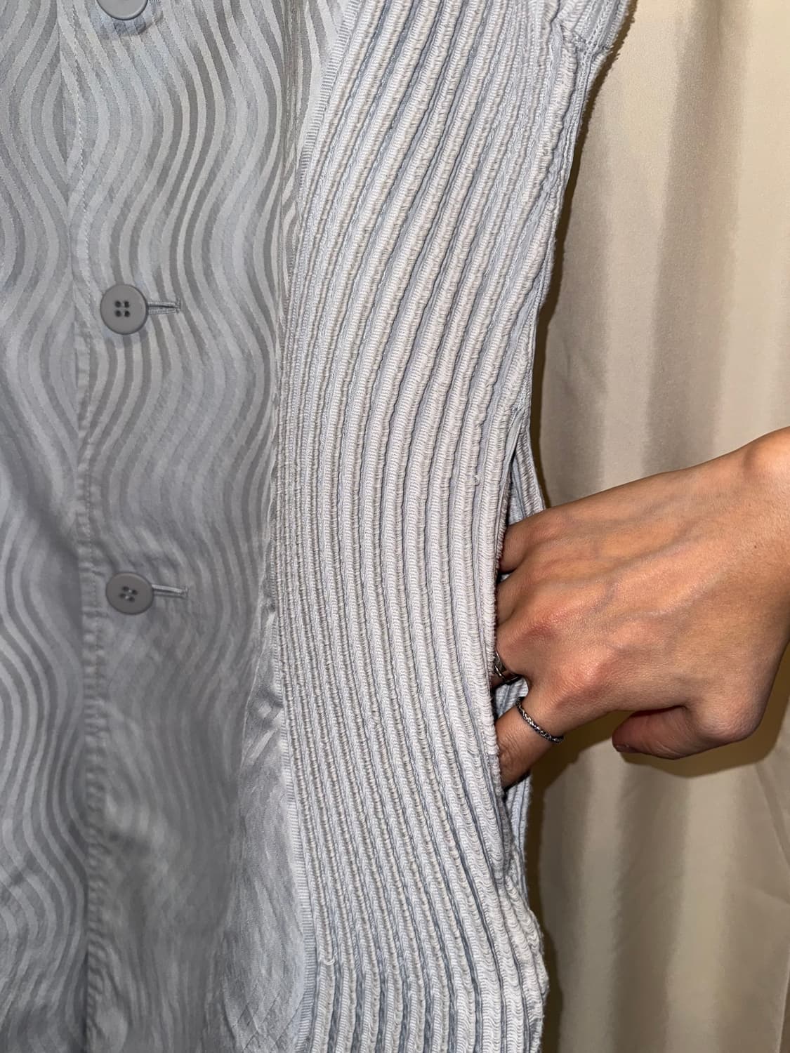 이세이 미야케 웨이브 패턴 플리츠 롱 베스트 상품이미지3