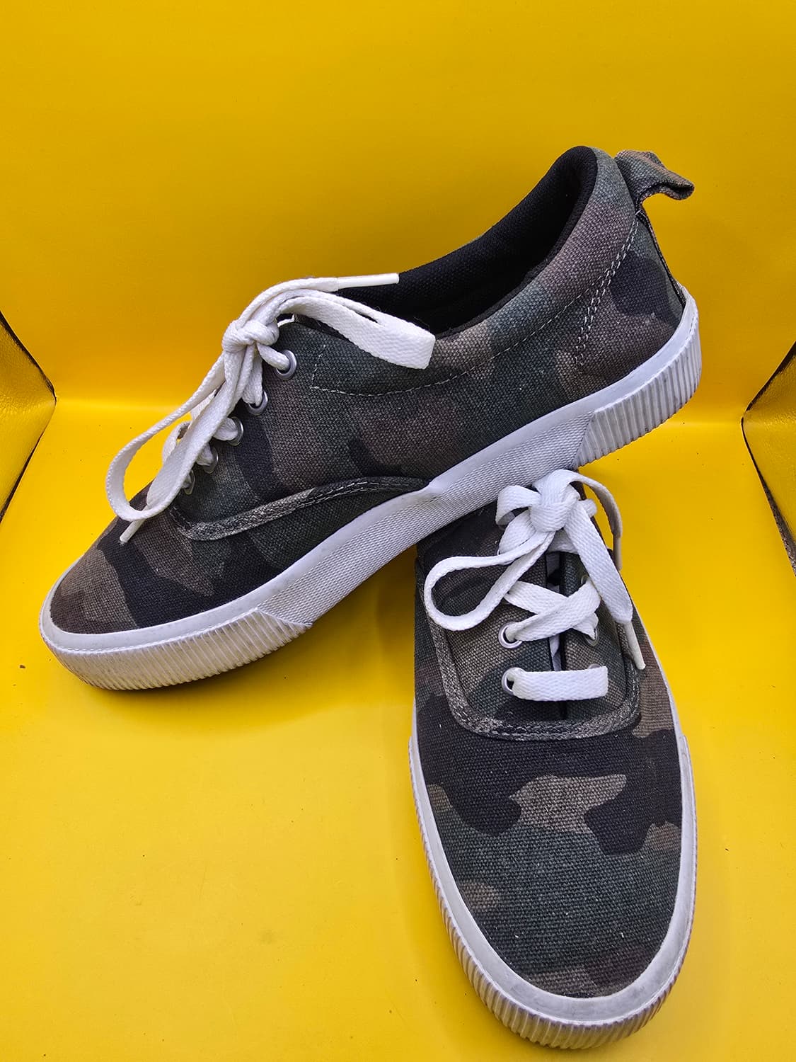 H&M 카모 운동화 260 / 편하게 신기 좋아요 상품이미지1