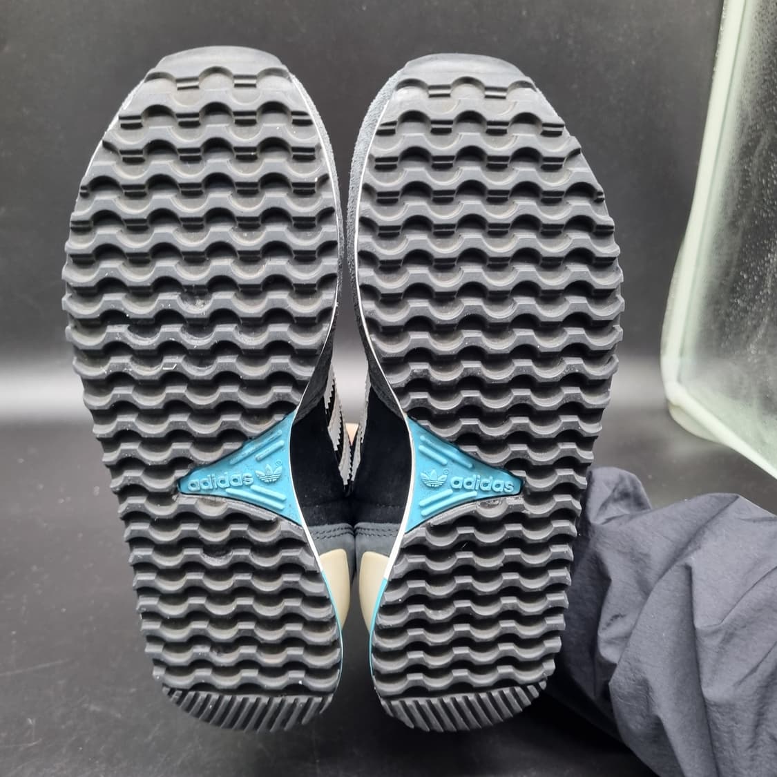 아디다스 ZX700 여성운동화230 상품이미지3