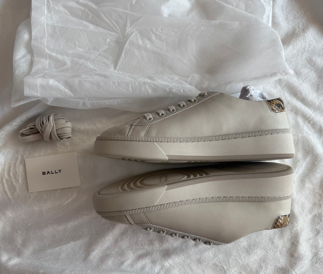 발리 스니커즈 새상품 상품이미지2