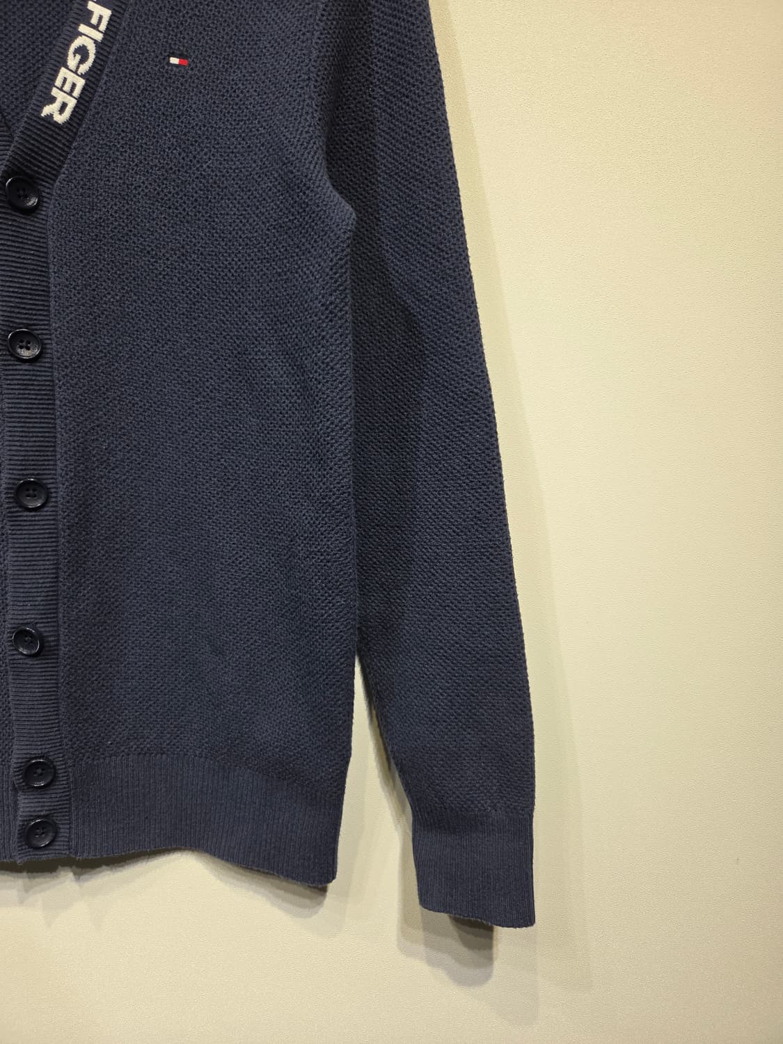 타미힐피거 넥 레터링 와플 니트 가디건 상품이미지5