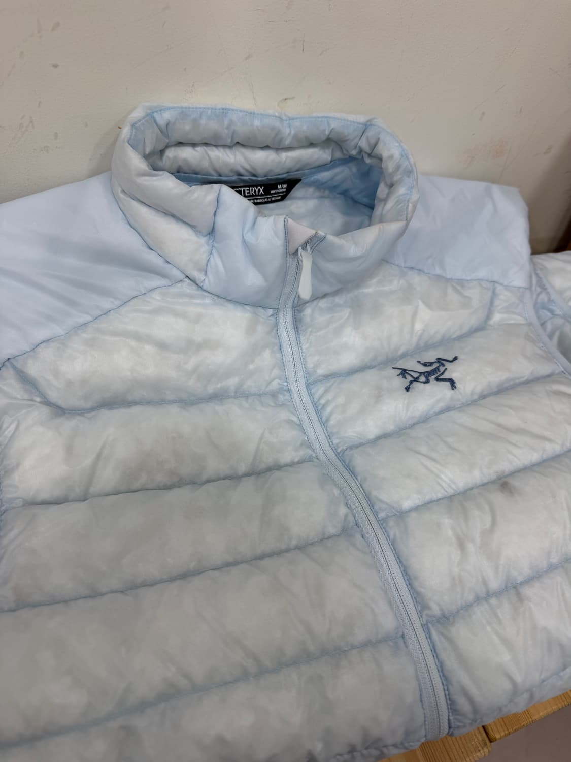 아크테릭스 세륨 베스트 M 사이즈  상태 8.7/10  사진찍고 절대 안 상품이미지1