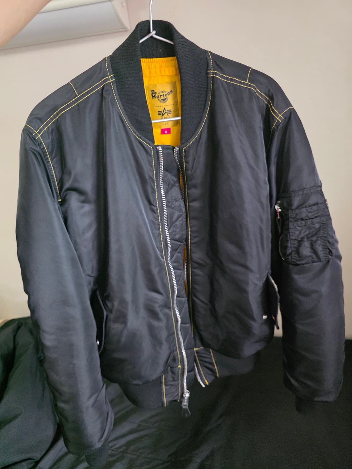 알파인더스트리 X 닥터마틴 MA-1 M사이즈 판매합니다 상품이미지1