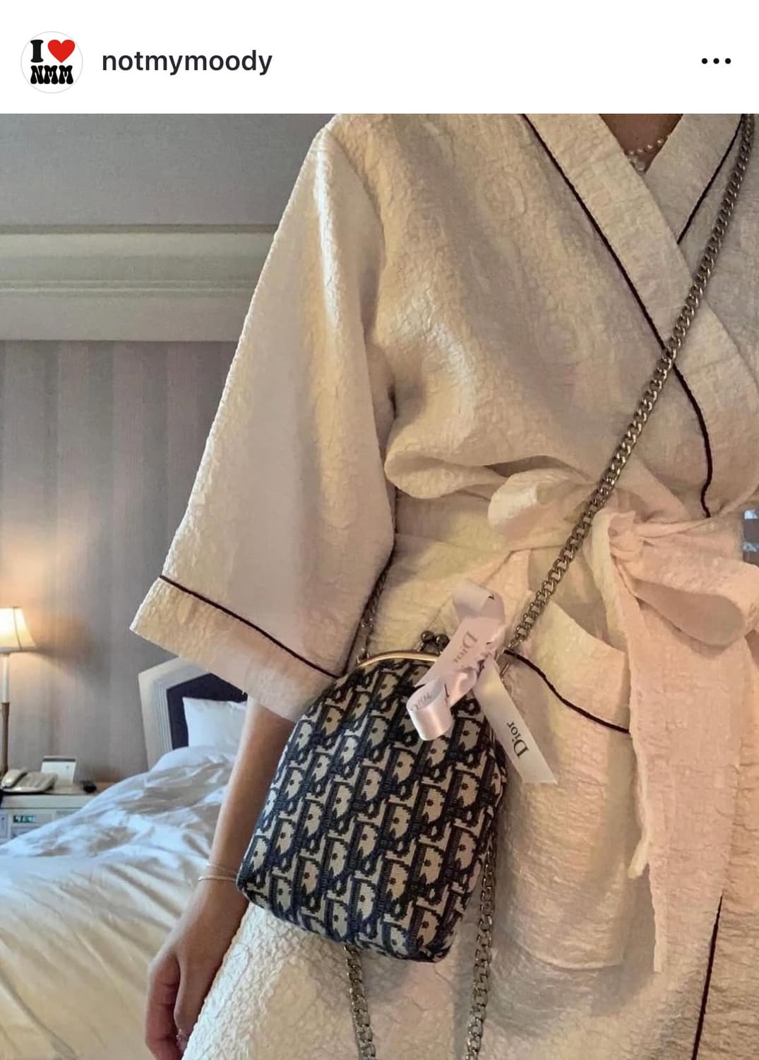 디올 업사이클링 notmymoody 미니백 상품이미지1