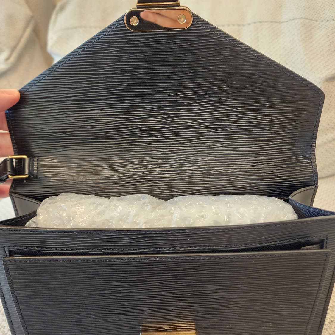 상태최상 루이비통 에삐 금장 세리에 드래곤 세컨드백 클러치백 상품이미지8