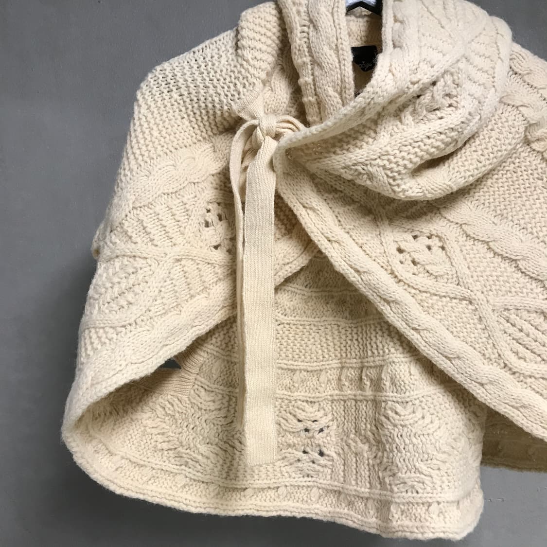 꼼데가르송 트리콧 후드 니트 케이프 -(W) 상품이미지2