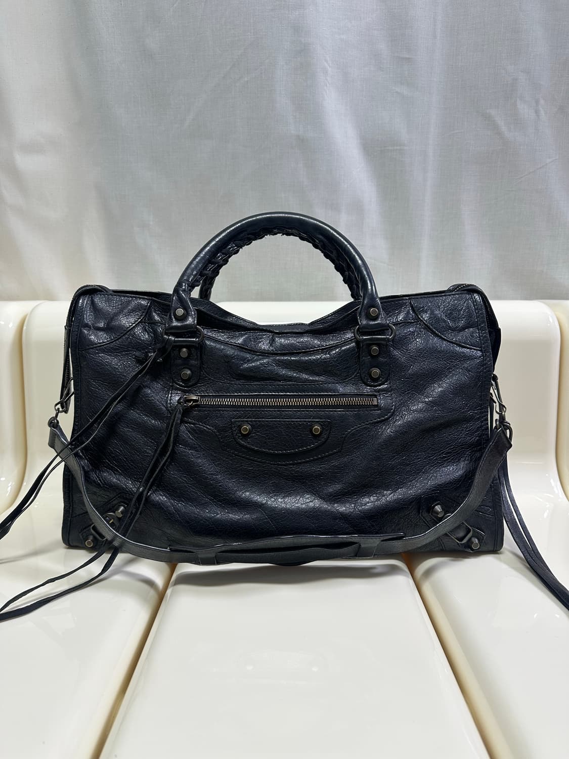 [A 정품] 발렌시아가 시티 모터백 미디움 블랙 상품이미지2