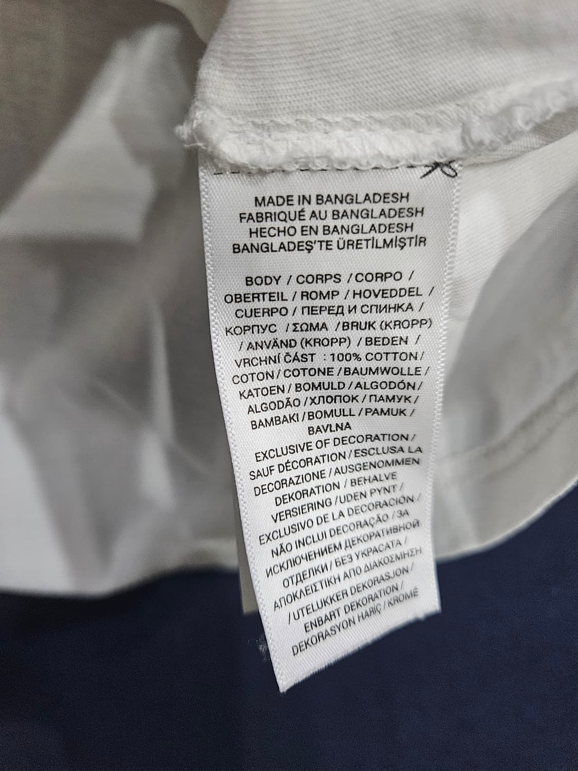 폴로 랄프로렌 화이트 남성 슬림핏 100~105 브이넥 반팔티  상품이미지7