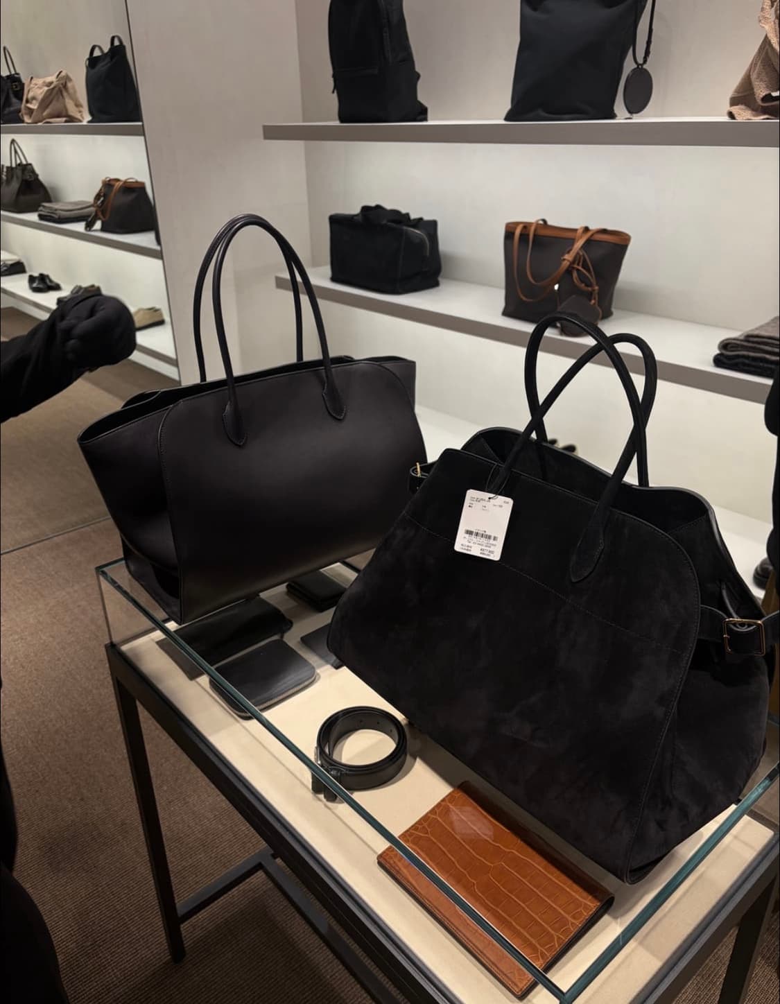 더로우 마고백 17 블랙스웨이드 새제품 상품이미지4