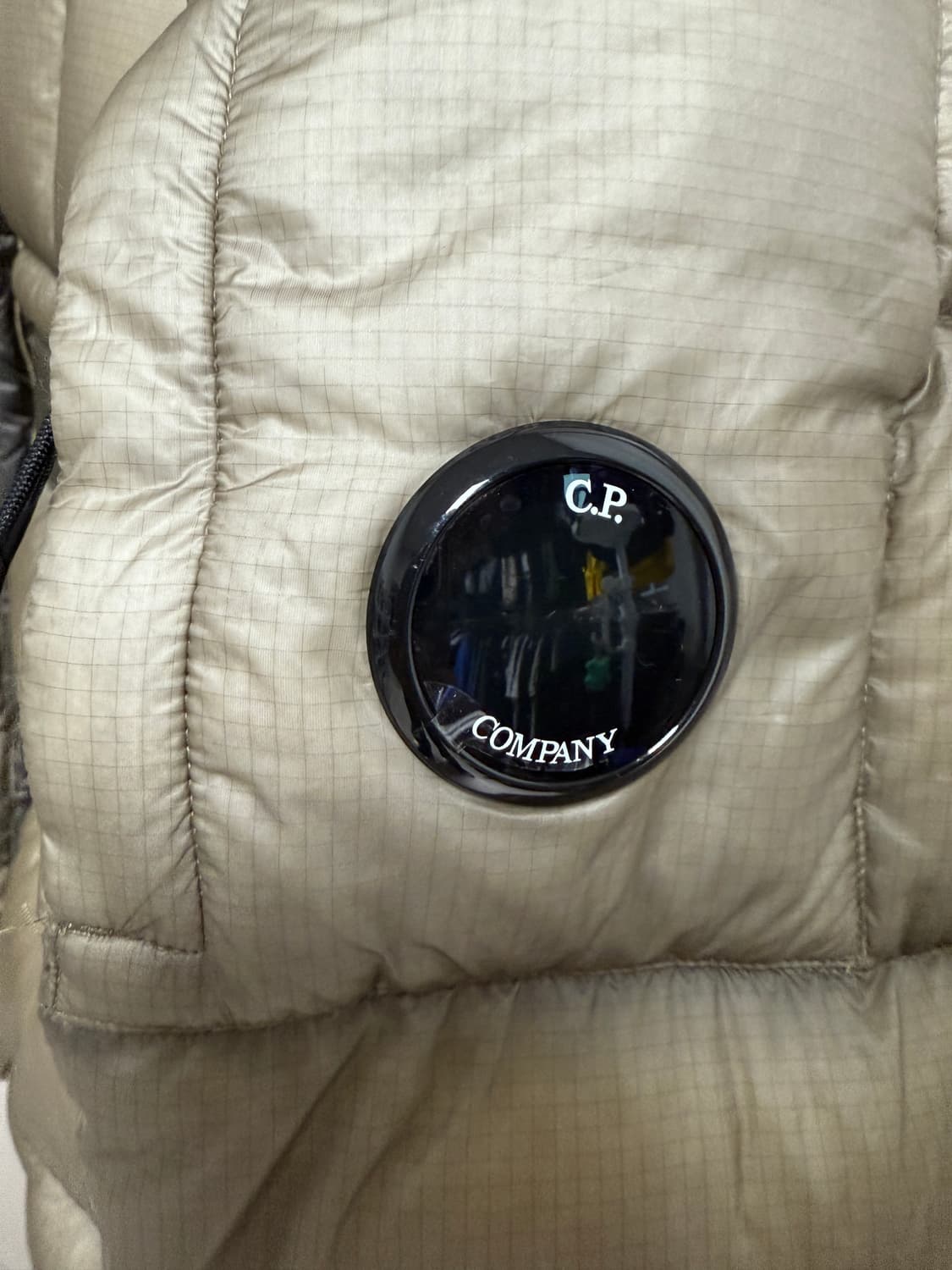 cp컴퍼니 dd쉘 패딩 24fw 상품이미지3