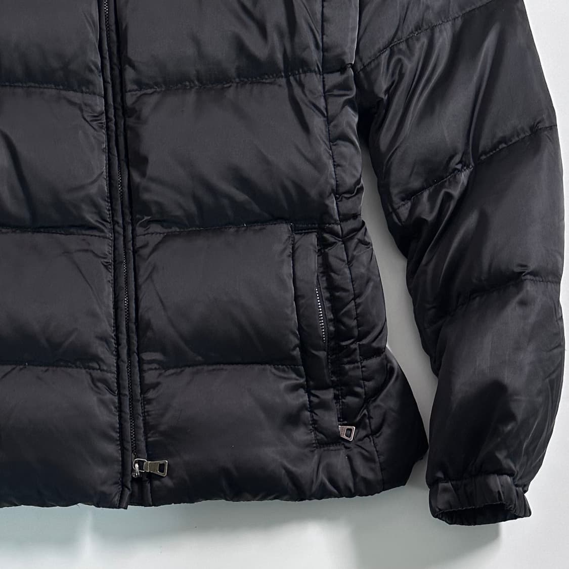 프라다 삼각로고 블랙 다운 패딩 상품이미지2
