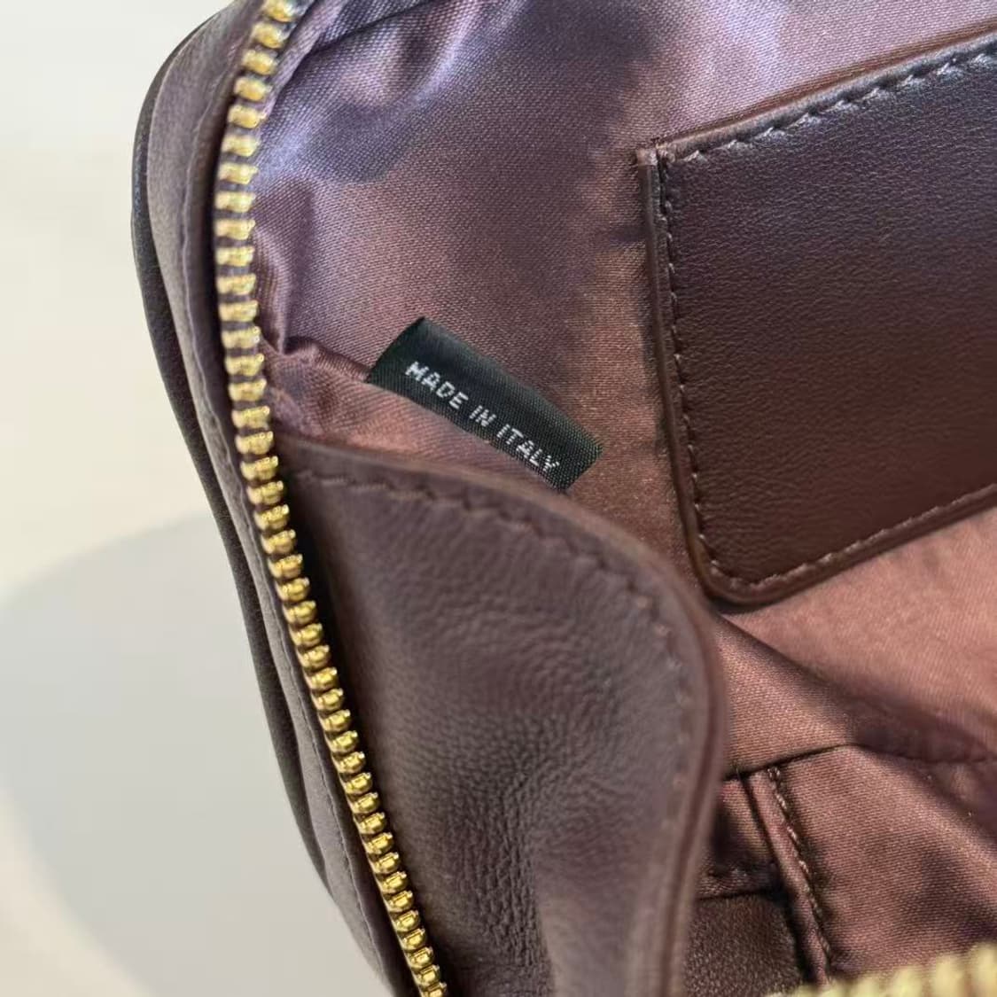 미우 미우 아르카디 마테라쎄 나파 레더 미니백 블랙2 상품이미지7