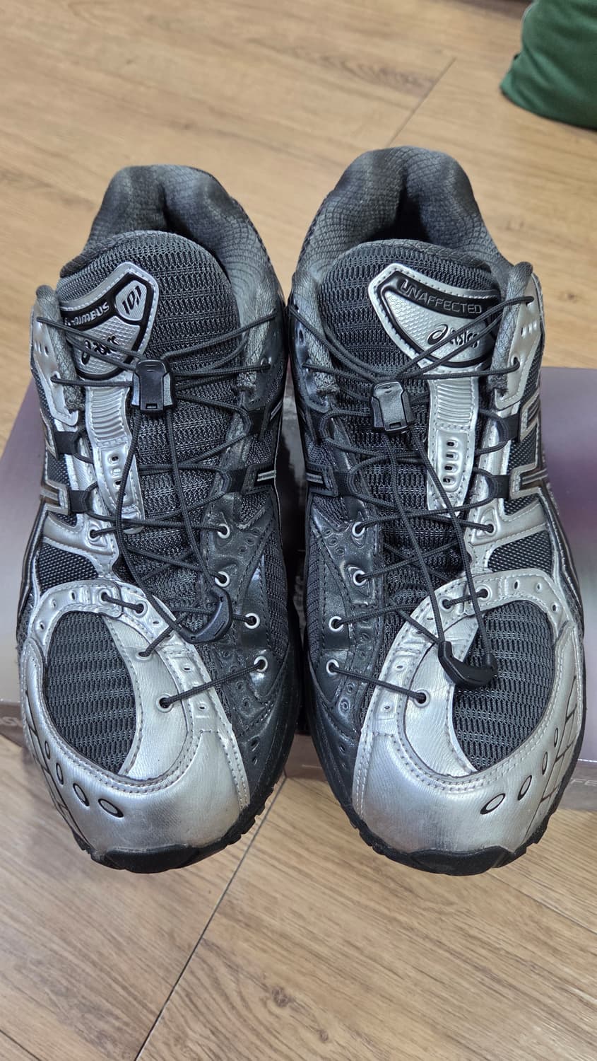 아식스 언어펙티드 젤 님버스 실버 285사이즈 상품이미지3