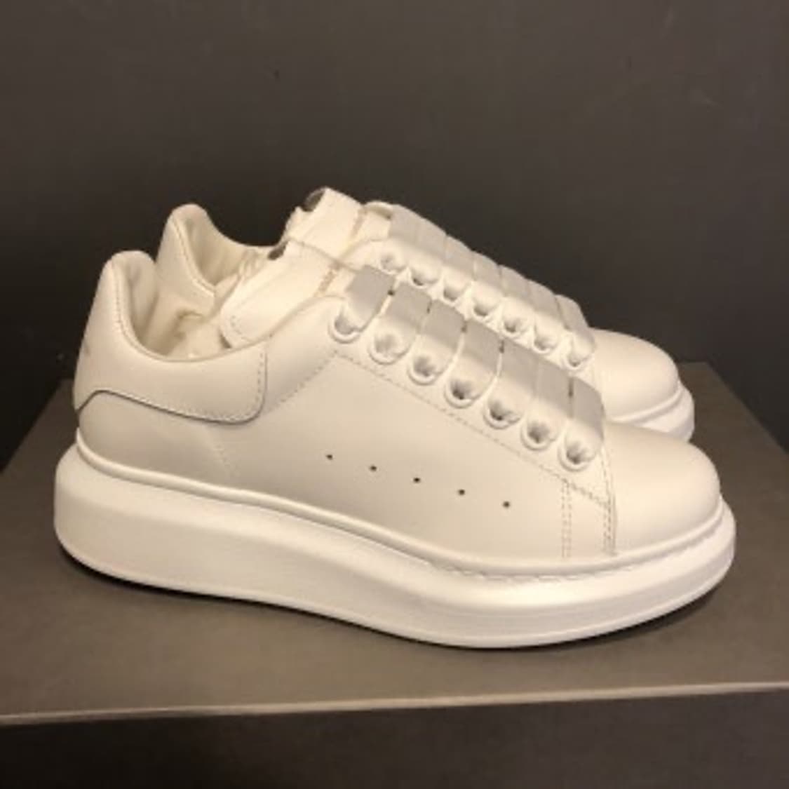 알렉산더 맥퀸 올 화이트 270 상품이미지2