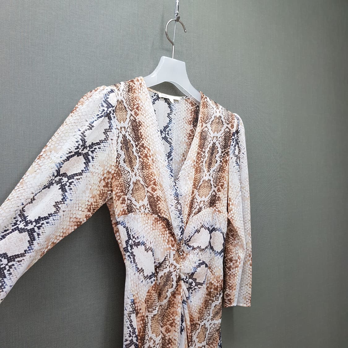 마쥬 뱀피 패턴 V넥 롱 원피스 세트 (슬립  포함) 2사이즈 상품이미지4