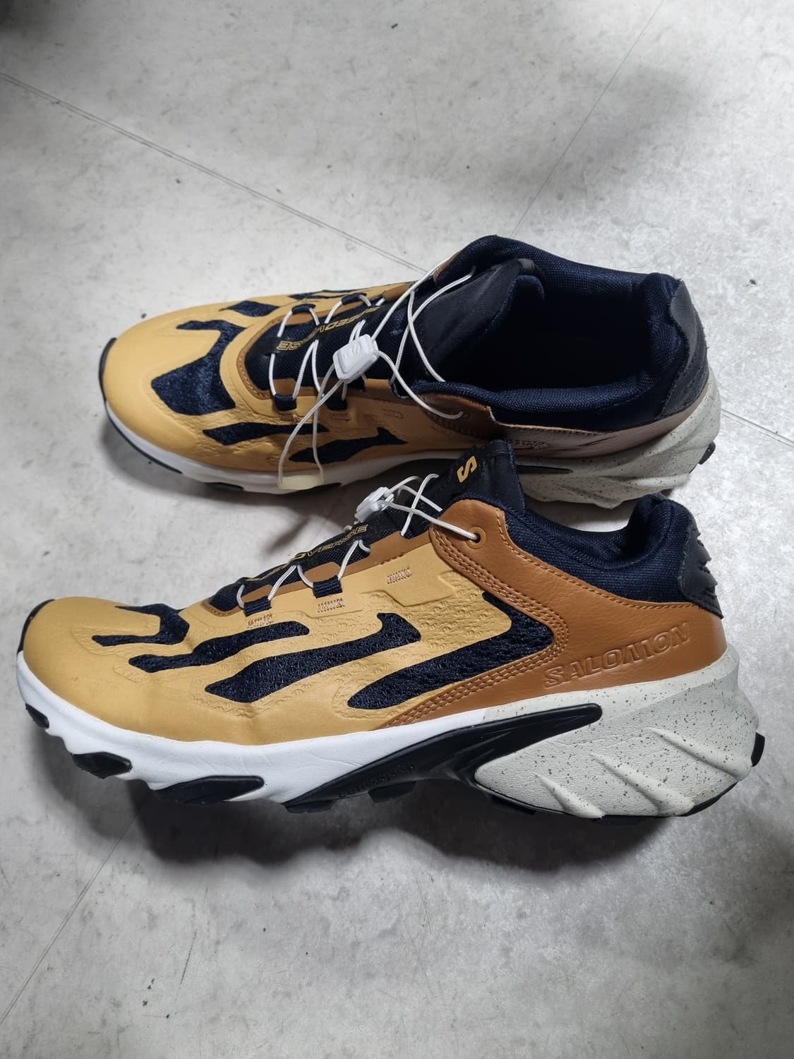 살로몬 남성 스니커즈  상품이미지2